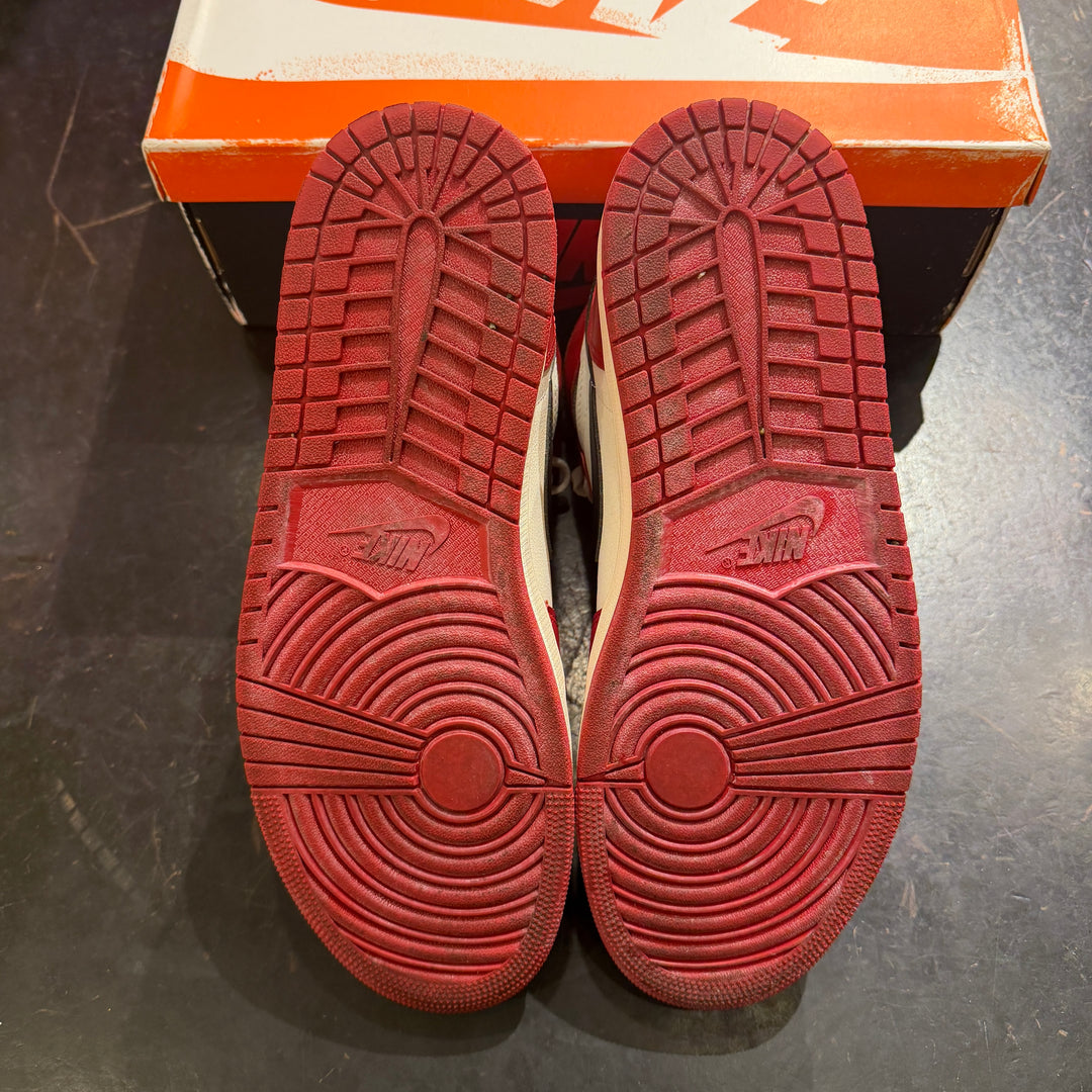 Jordan 1 Retro High OG Chicago Lost and Found (PREOWNED)