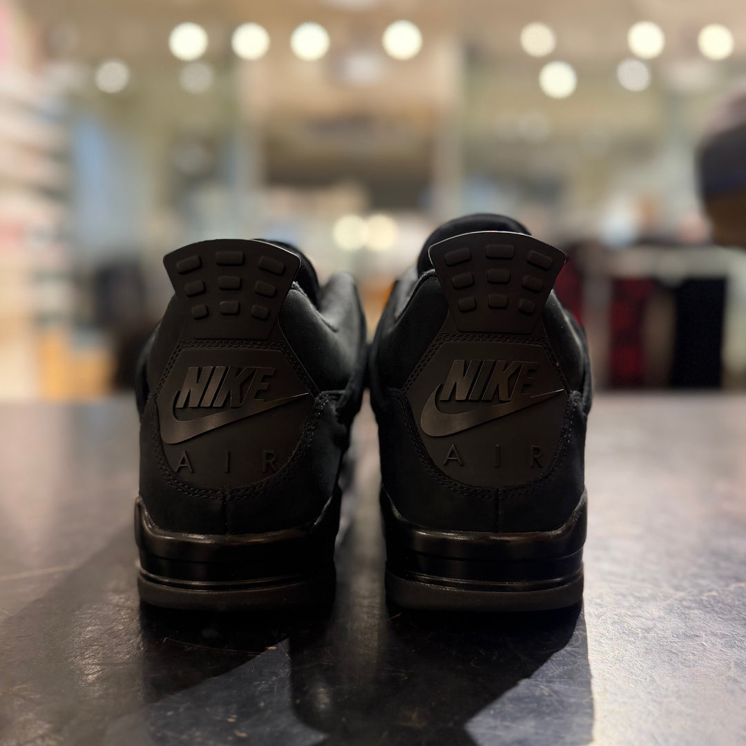Jordan 4 Black Cat (2025) (NO BOX) (PREOWNED)