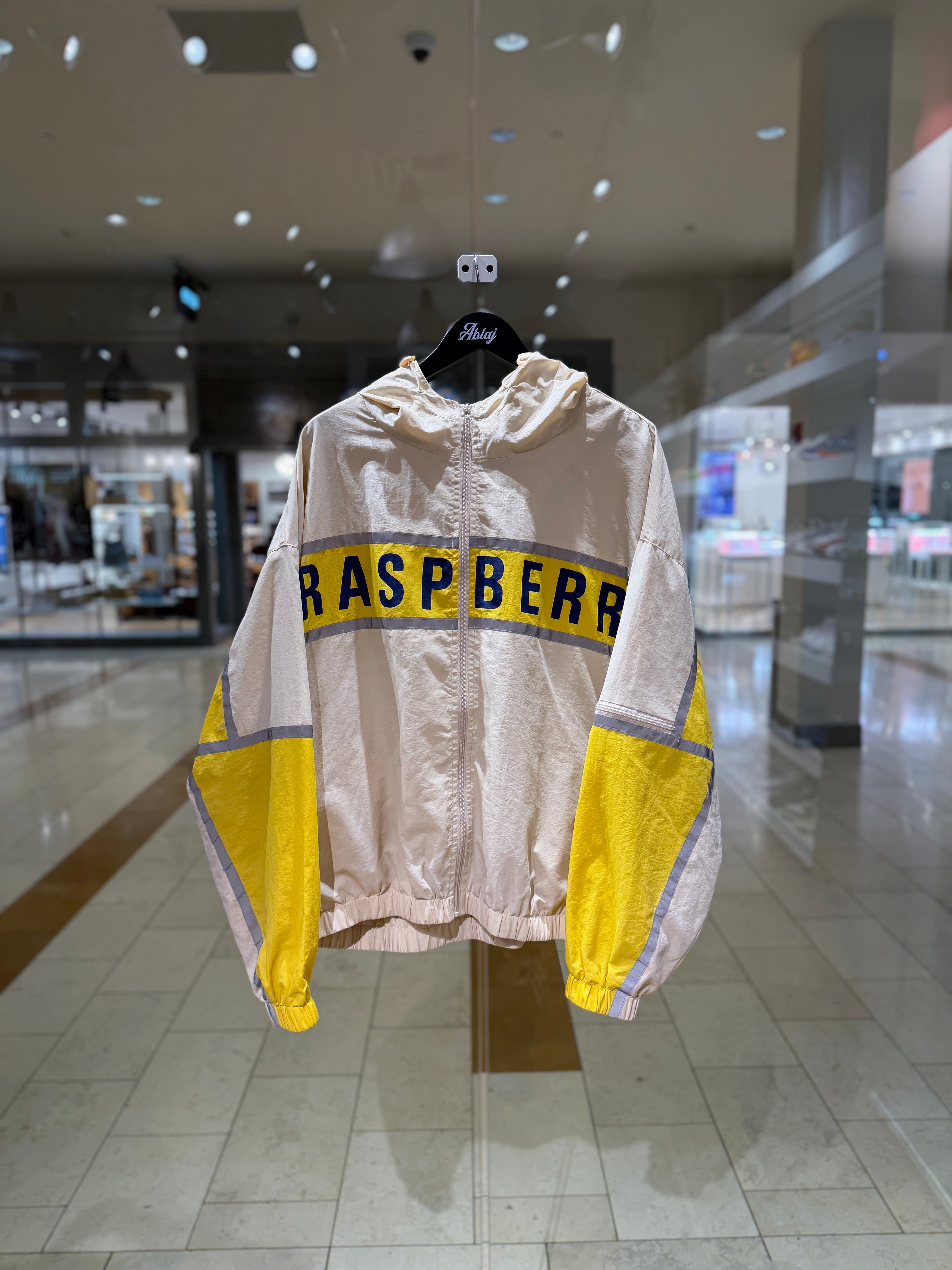 GV Gallery Raspberry Cream 'Windbreaker' (PREOWNED)