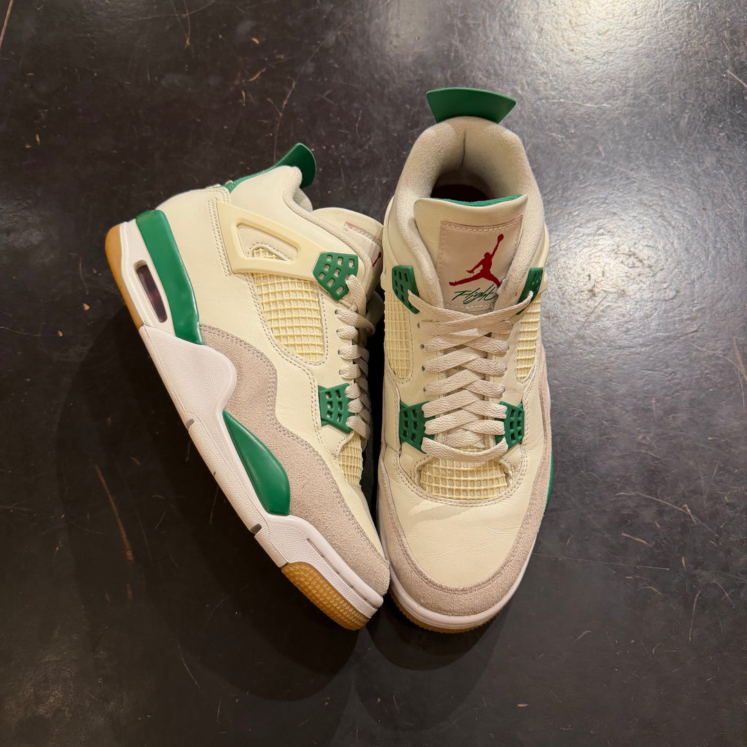 Jordan 4 Retro SB Pine Green (PREOWNED)