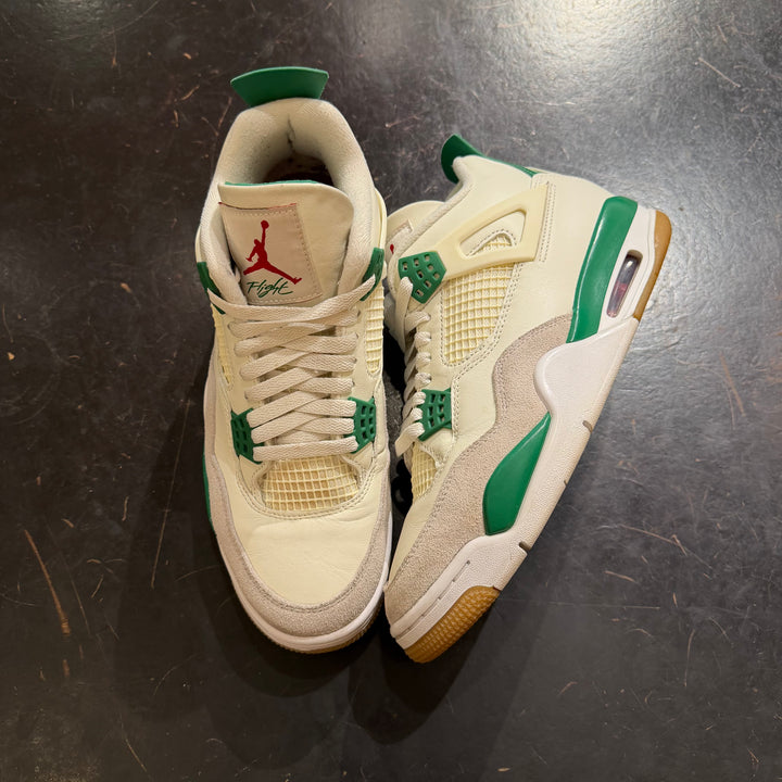 Jordan 4 Retro SB Pine Green (PREOWNED)