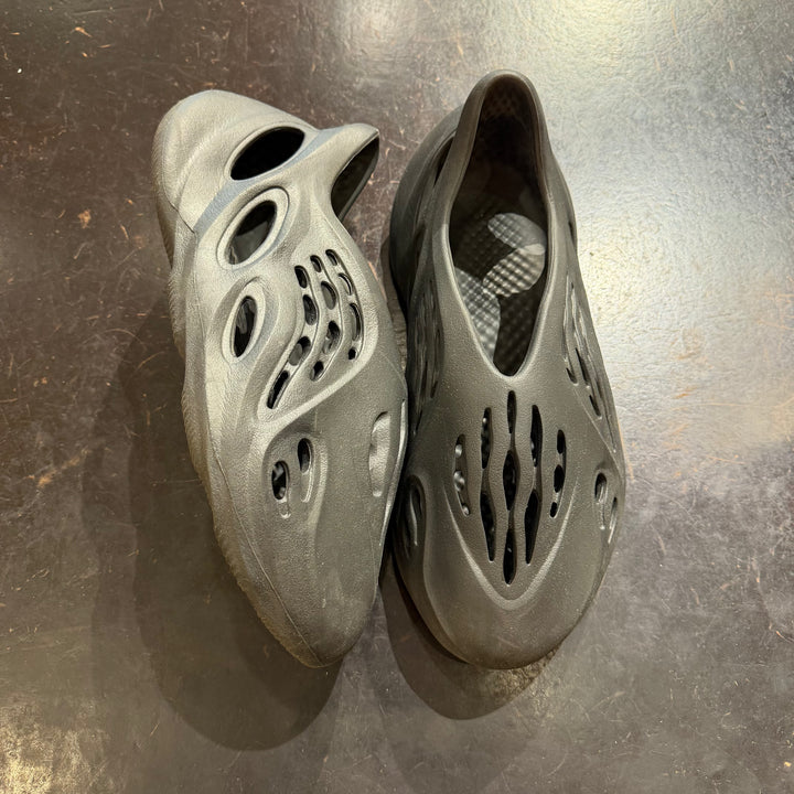 adidas Yeezy Foam RNR Onyx (PREOWNED)