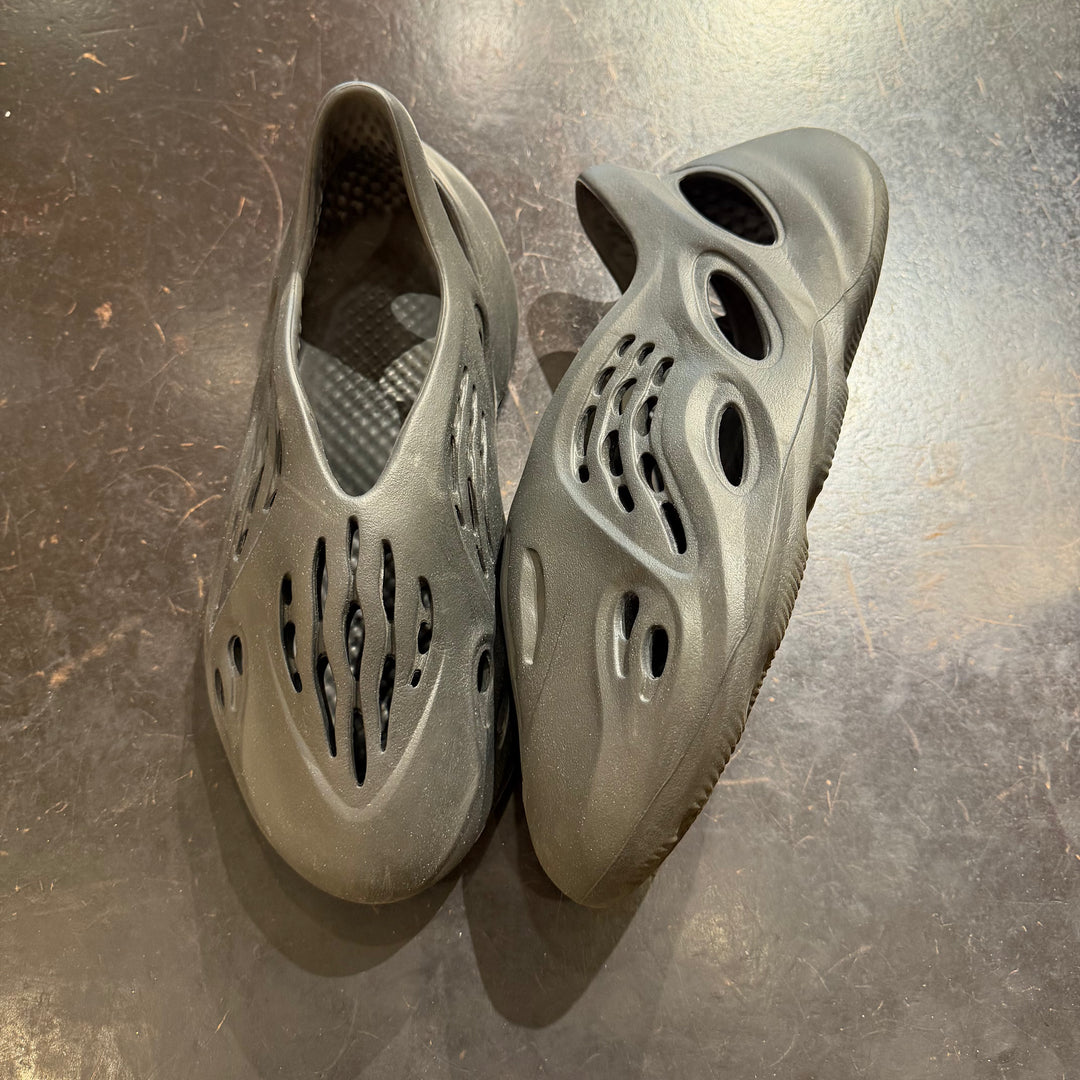 adidas Yeezy Foam RNR Onyx (PREOWNED)