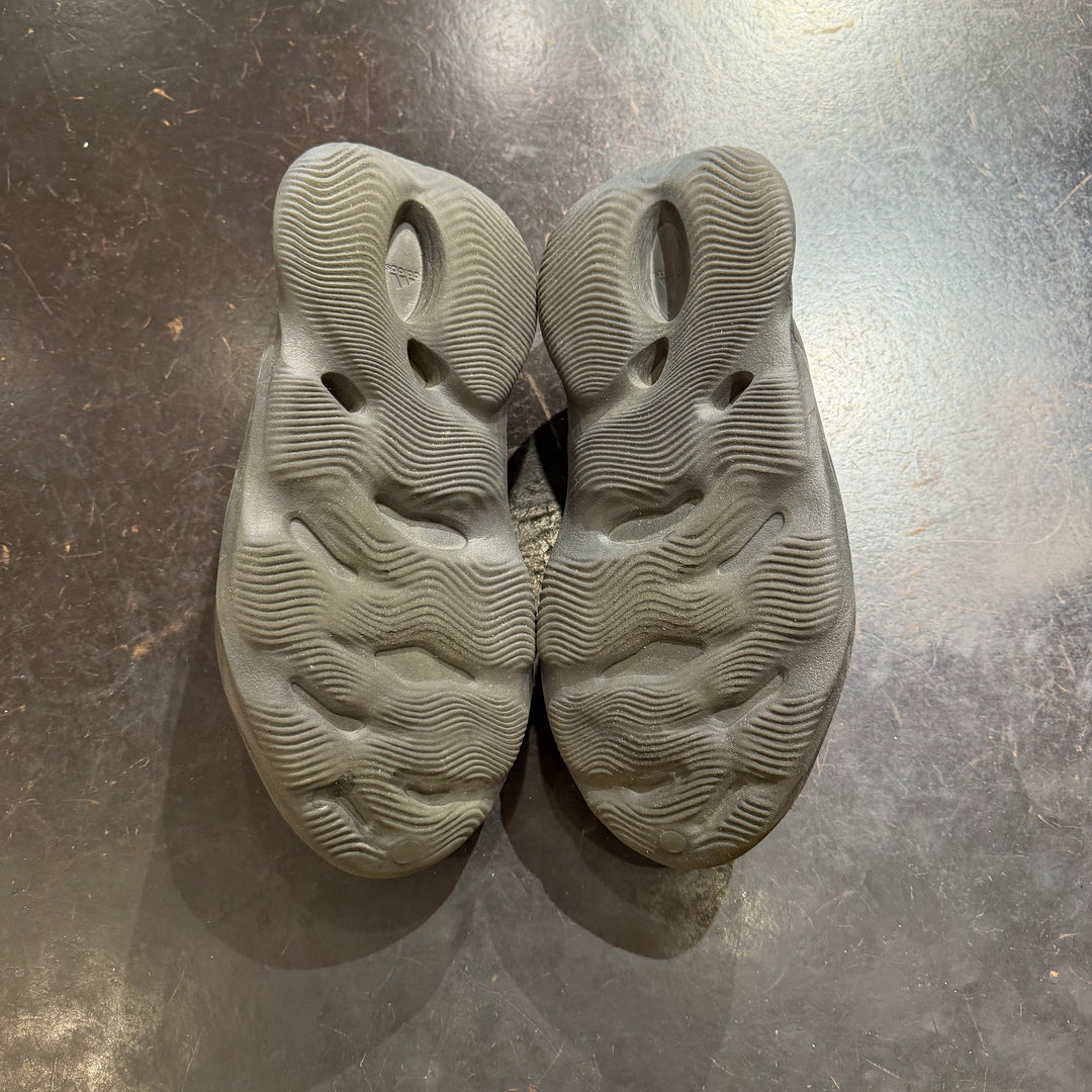 adidas Yeezy Foam RNR Onyx (PREOWNED)