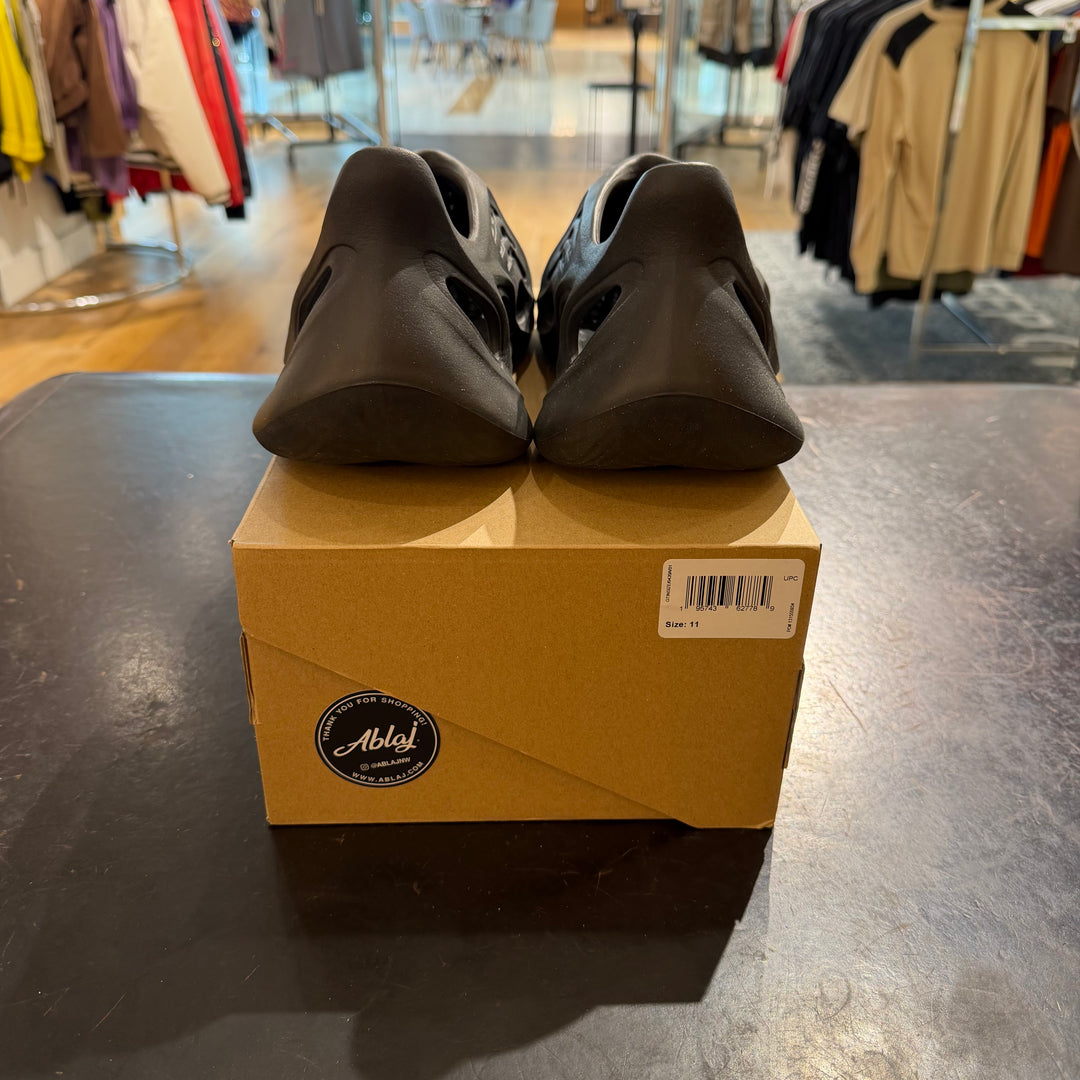 adidas Yeezy Foam RNR Onyx (PREOWNED)