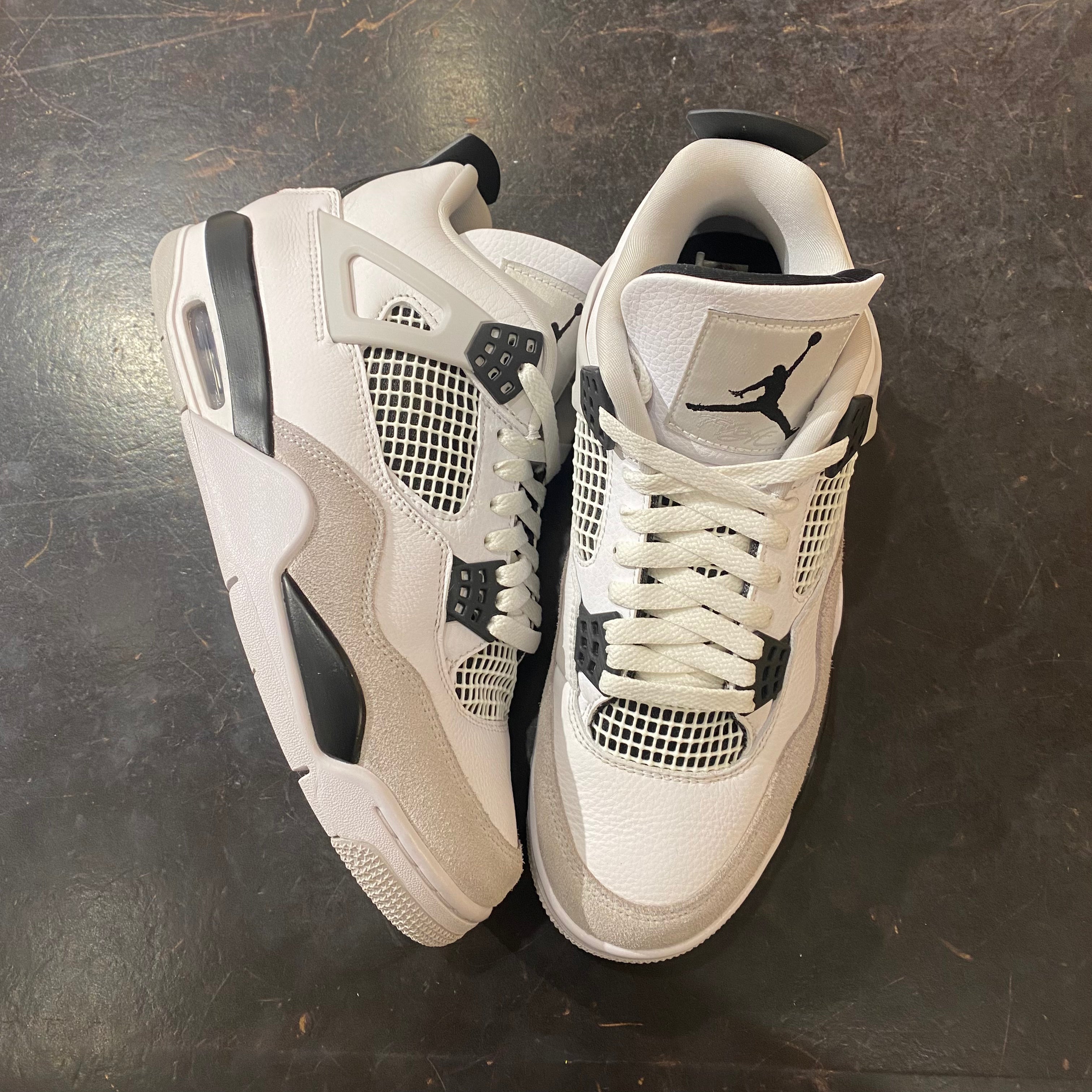 Jordan 4 Retro Military Black (PREOWNED)