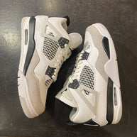 Jordan 4 Retro Military Black (PREOWNED)