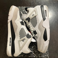 Jordan 4 Military Black (PREOWNED)